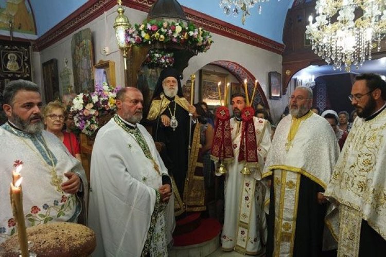 Μέγας Πανηγυρικός Αρχιερατικός Εσπερινός στον Ιερό Ναό Αγίας Κυριακής Μυκόνου (εικόνες - videos)