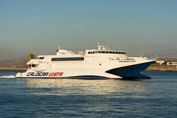 Τραυματισμός επιβάτιδος σε Ε/Γ-Τ/Χ στη Θήρα