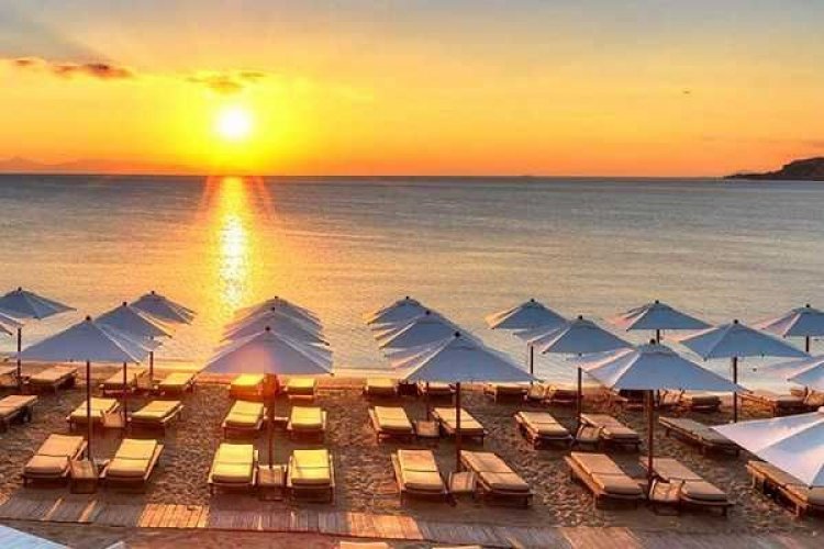 ΕΚΠΟΙΖΩ: Οι κανόνες που πρέπει να τηρούνται σχετικά με τη δυνατότητα ελεύθερης πρόσβασης στις παραλίες