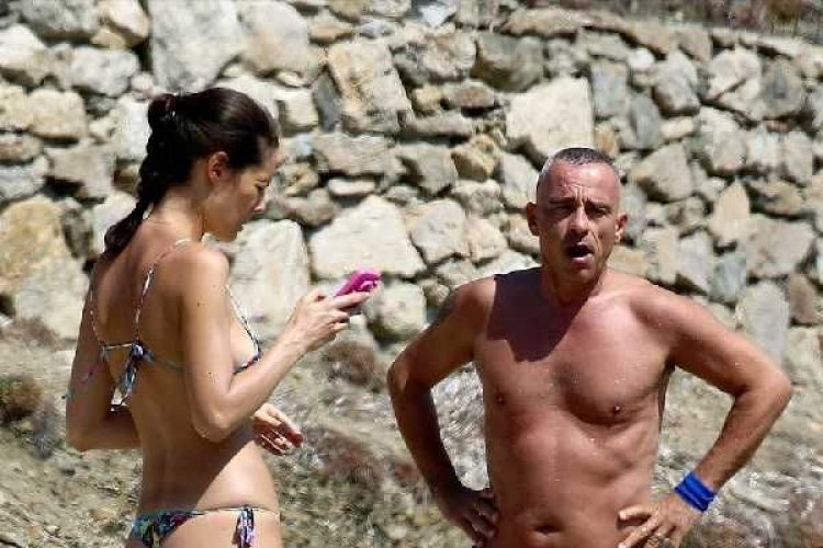 Στην Μύκονο ο Eros Ramazzotti κάνει τις διακοπές του οικογενειακώς!!