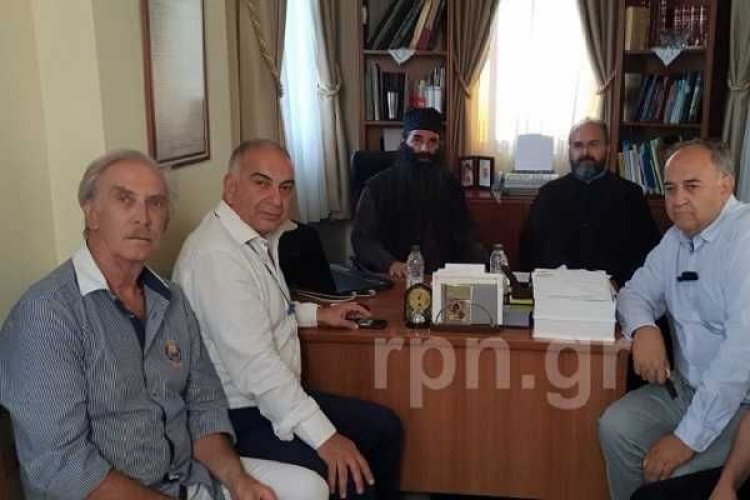 Γιώργος Χριστόπουλος: Πραγματικά θεόπνευστη και θεόσταλτη η βοήθεια που εξασφαλίζει απο χορηγούς και πηγαίνει κατ' ευθείαν στους πληγέντες!