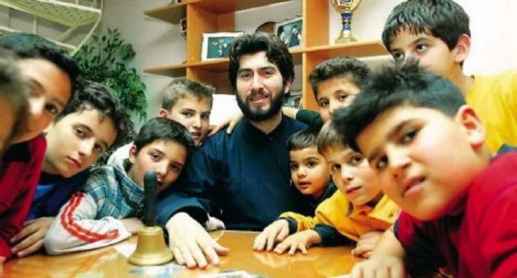 Η Μύκονος υποδέχεται τον Π. Αντώνιο και τα παιδιά της ΚΙΒΩΤΟΥ του ΚΟΣΜΟΥ