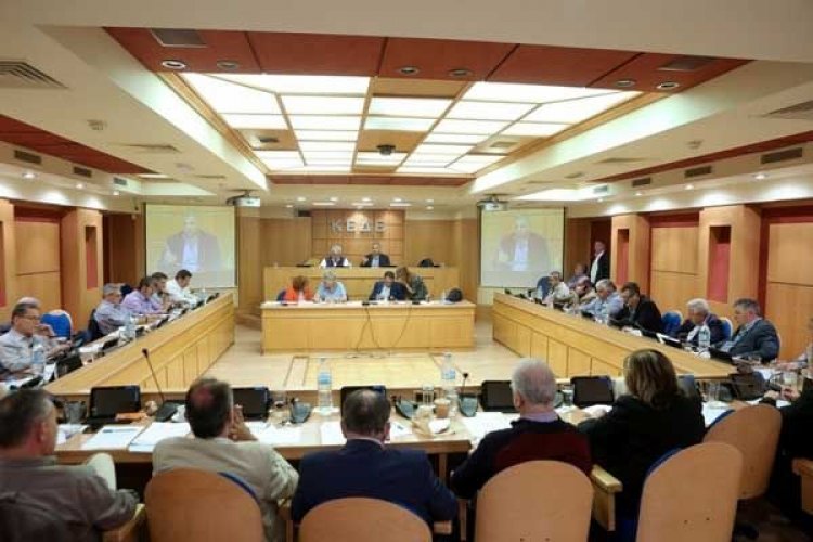 Η ΚΕΔΕ καλεί τους δήμους να προσφύγουν στο ΣτΕ για ακύρωση παραχώρησης ακινήτων στο Υπερταμείο