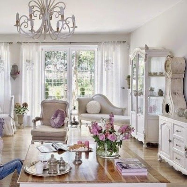 Ρομαντικό λευκό, στυλ, που αποπνέει οικειότητα και ζεστασιά στον χώρο!!