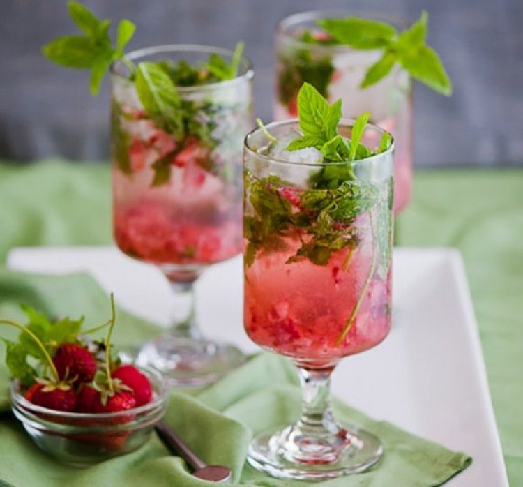 6 δροσερά καλοκαιρινά ροφήματα και… επίπεδη κοιλιά!!