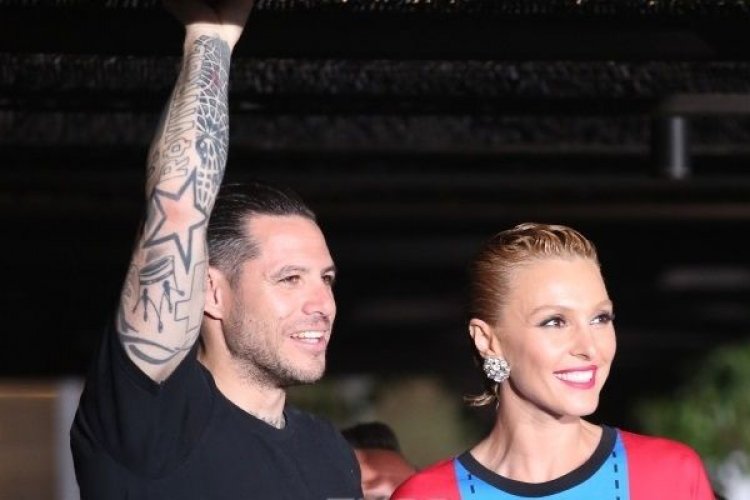 Τάμτα - Πάρις Κασιδόκωστας: Το ταξίδι αστραπή στη Μύκονο και το ξεφάντωμα στο ανατρεπτικό live του Σάκη Ρουβά!!