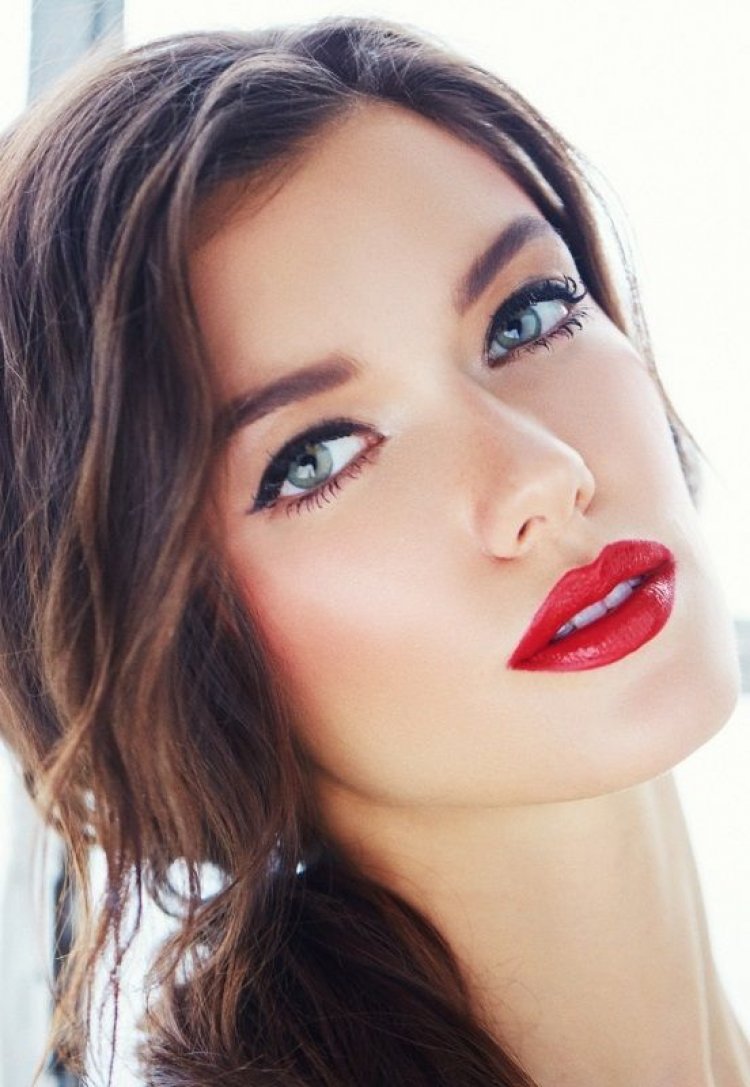 Μουντζουρωθήκατε με μάσκαρα; Βάλτε άρωμα!!!