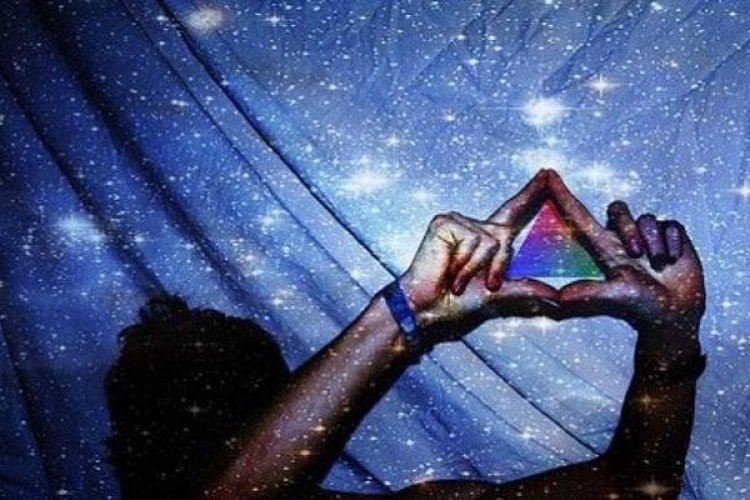 Η Σοφία, η Δύναμη και η Αγάπη, είναι ένα τρίγωνο που πρέπει να γίνει Ισόπλευρο!!