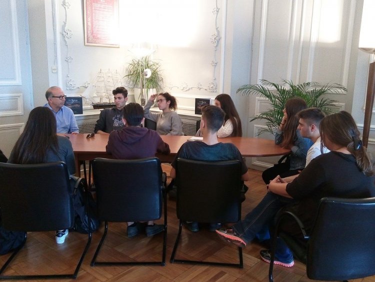 Συνάντηση Αντιπεριφερειάρχη Γιώργου Λεονταρίτη με αντιπροσωπεία μαθητών λυκείου Σύρου