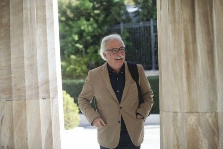 «Είναι απαραίτητο να αλλάξει όλο το σύστημα πρόσβασης και μαζί και τα μαθήματα»