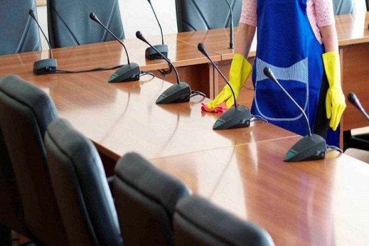 Ρύθμιση-ανάσα για απλήρωτους συμβασιούχους στην καθαριότητα κτιρίων στους ΟΤΑ