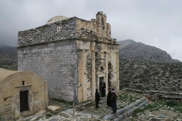 Επισκέψεις του Σεβασμιωτάτου κ. Δωροθέου Β΄ στον Ι. Ναό της Επισκοπής και την Ι. Μονή Χρυσοπηγής στη Σίκινο