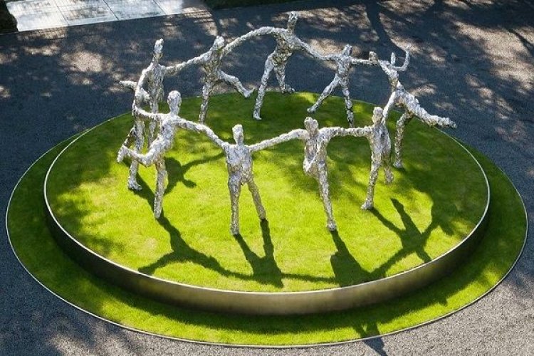 Απλοποιείται η παραχώρηση κοινόχρηστων χώρων για εκδηλώσεις