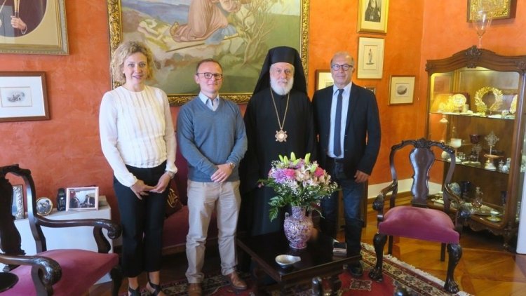 Εθιμοτυπική επίσκεψη του απερχόμενου Πρέσβη του Ηνωμένου Βασιλείου  κ. John Kitmer στο Σεβασμιώτατο κ. Δωρόθεο Β΄