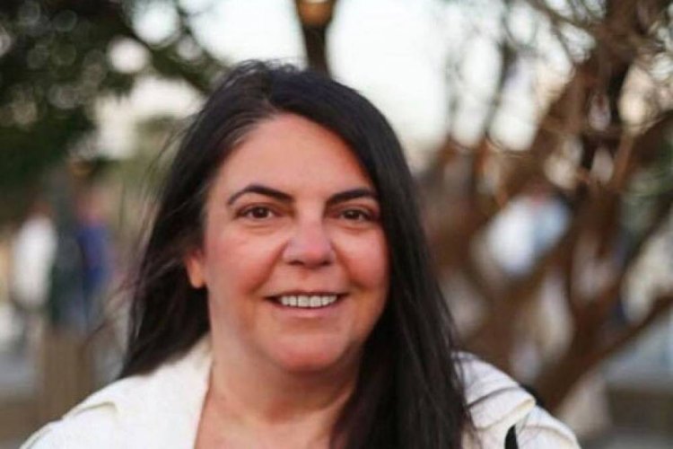 Ντίνα Σαμψούνη: Πότε θα Επαναστατήσει η Αξιοπρέπεια ενάντια στους Χαλασοχώρηδες του Καπηλείου