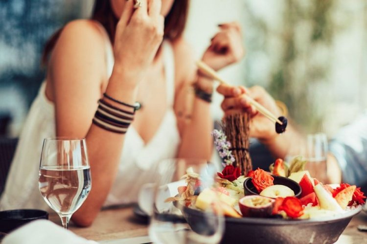 Επιλέγετε με ασφάλεια τρόφιμα για τα γεύματα εκτός σπιτιού!! Προσοχή σε κρέατα, σαλάτες, παγωτά!!