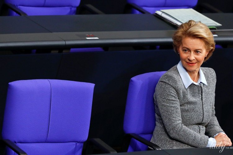 Νέα πρόεδρος της Κομισιόν η Ούρσουλα φον ντερ Λάιεν - Εξελέγη με 383 ψήφους - Ποια είναι η πρόεδρος της Κομισιόν