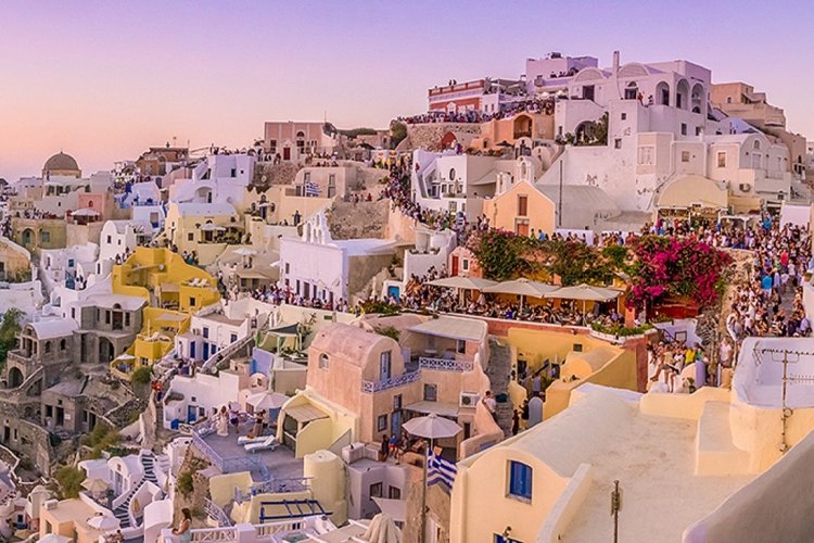 Υπερτουρισμός: Απειλή για περιοχές αυξημένου κάλλους - Αντιδράσεις των χωρών που πλήττονται