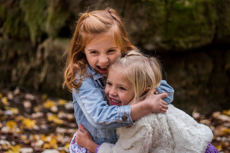 Καθυστέρηση στη γλωσσική ανάπτυξη, παρουσιάζουν τα παιδιά που έχουν μεγαλύτερο αδερφό!!