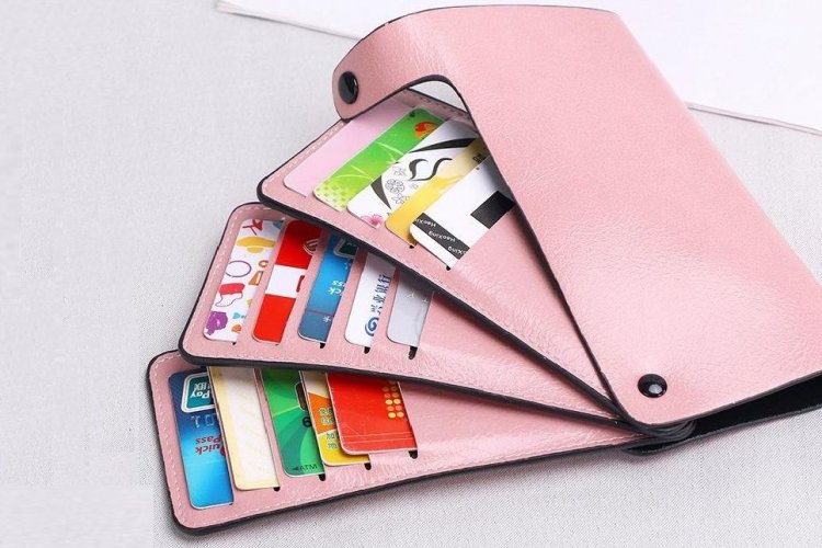 Χωρίς τις επιπλέον Τραπεζικές Χρεώσεις στις Κάρτες, που θα επιβάλλονταν από την 1η Νοεμβρίου