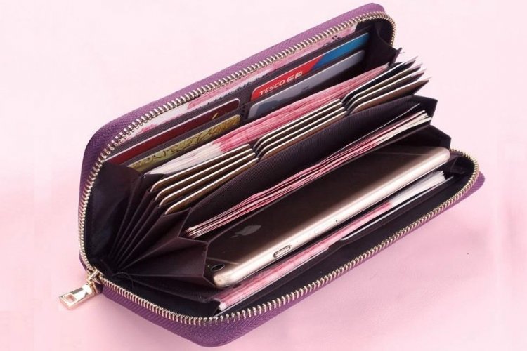 Μειώνεται το όριο των συναλλαγών με μετρητά, από 500 σε 300 ευρώ!!