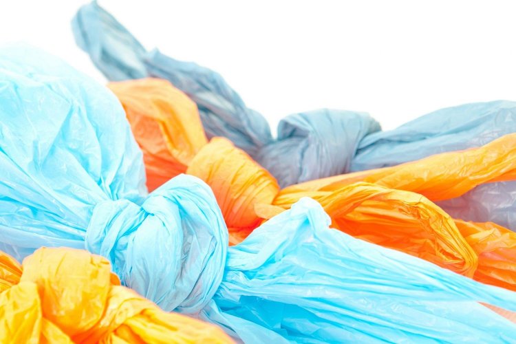 Πλαστικές Σακούλες: Νέο χαράτσι!! Θα πληρώνουμε και αυτές που μας δίνουν περίπτερα και λαϊκές αγορές