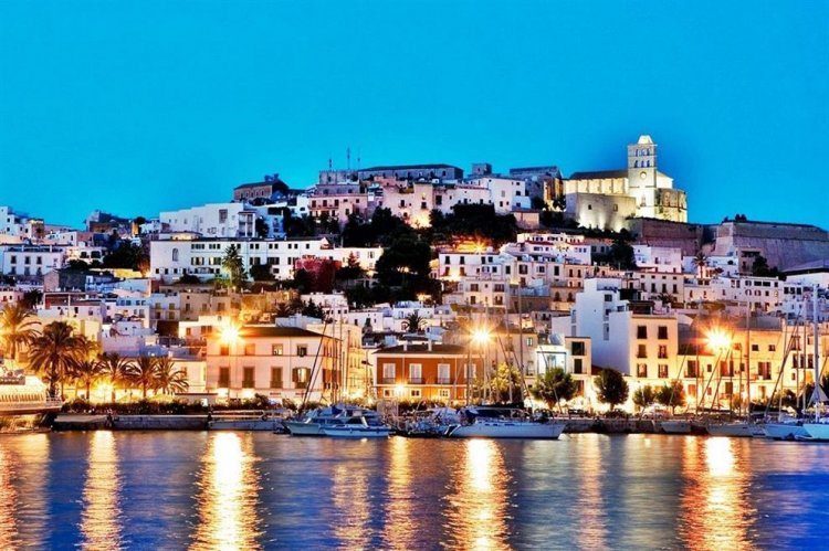 Σκληροί Νόμοι και Περιορισμοί στο Αλκοόλ φέρνουν το τέλος των parties στην Ίμπιζα!! Μάλλον όλα τα parties στη Μύκονο!!