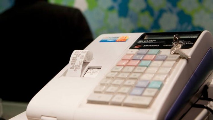 Φορολογικό πρόστιμο ύψους 500 ευρώ σε όσους δέν αντικαταστήσουν ταμειακές μηχανές - Ποιές πρέπει να αποσυρθούν