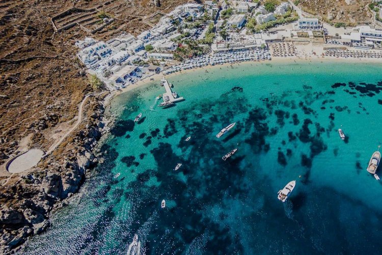 CNT: Με άρωμα Μυκόνου οι κοσμοπολίτικες παραλίες Ψαρού, Παράγκα και Φτελιά στις κορυφαίες ευρωπαϊκές ακτές για το 2020