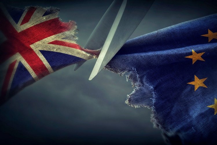 Επιχειρήσεις, Εργαζόμενοι και Έλληνες Φοιτητές στη Βρετανία, τι πρέπει να γνωρίζουν!! Τι αλλάζει με το Brexit για τους Έλληνες!!