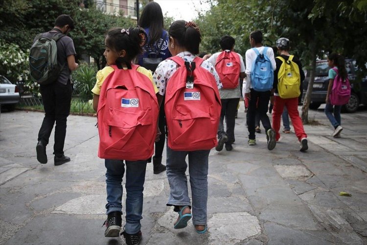 Υπουργείο Παιδείας: Υποχρεωτική η εγγραφή & ένταξη όλων των προσφυγόπουλων στα Ελληνικά Σχολεία [Έγγραφο]