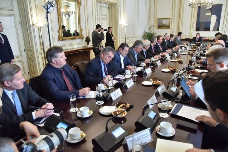 Ο Πρωθυπουργός εξετάζει θετικά το αίτημα για ΕΣΠΑ και στους Δήμους - Τι συζητήθηκε στη συνάντηση Μητσοτάκη - ΚΕΔΕ