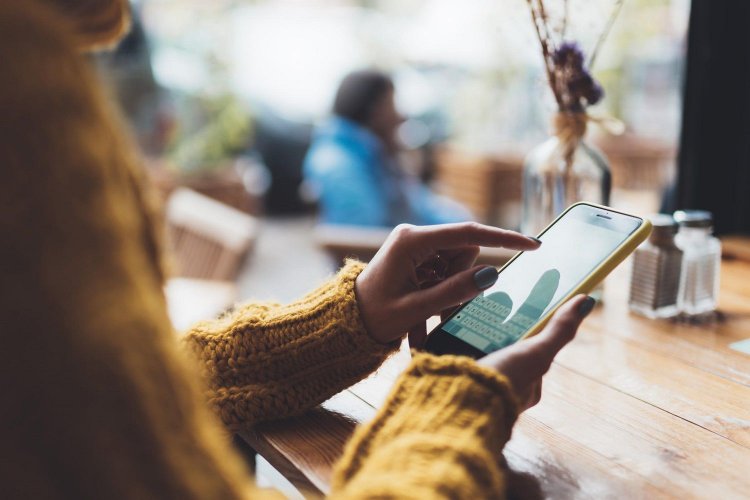 Έφηβοι εκτεθειμένοι στο Διαδίκτυο!! Το 30% δηλώνουν ότι έχουν συναντηθεί με κάποιον που γνώρισαν στο διαδίκτυο!!