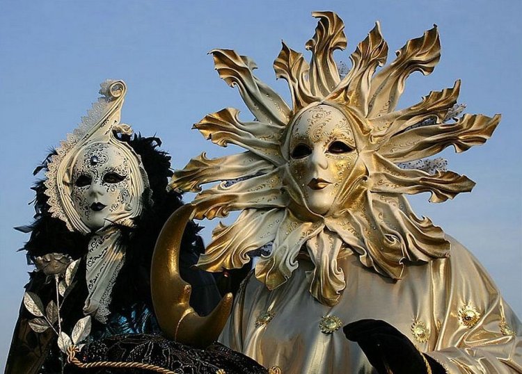 Vamos Καρναβάλι!! Βγάλτε τις μάσκες και διαλέξτε στολή!!