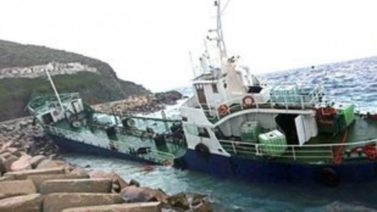 Η ΕΥΠ «φωτογραφίζει» τουρκικό σχέδιο πίσω από την προσάραξη φορτηγού πλοίου στην Τζιά