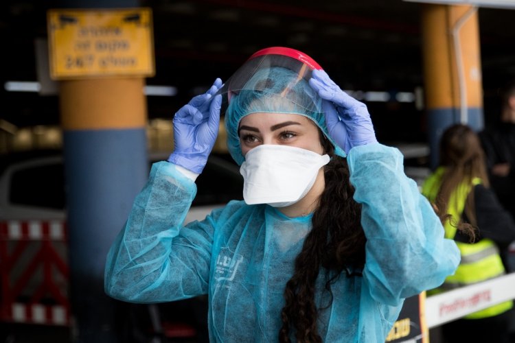 Coronavirus: Το plan B της κυβέρνησης για να «σωθεί» το νοσηλευτικό προσωπικό