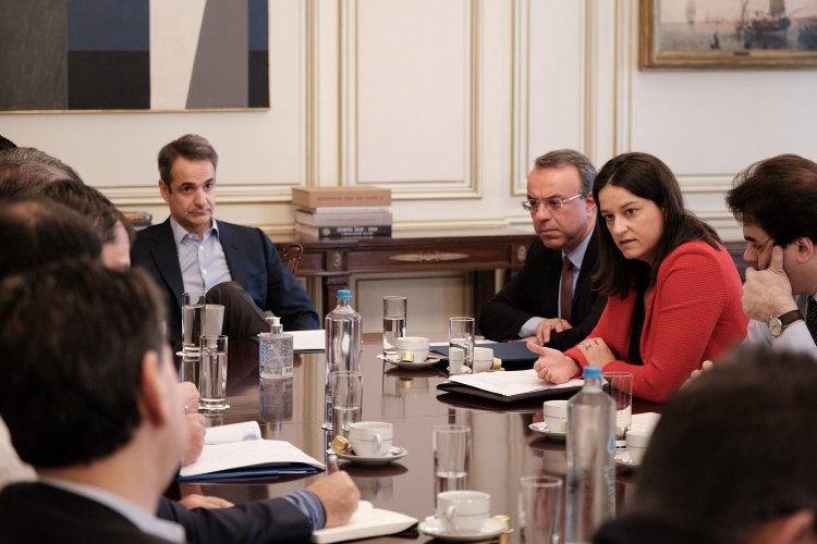 Coronavirus Pandemic: Διαφωνία στην κυβέρνηση για το άνοιγμα των σχολείων