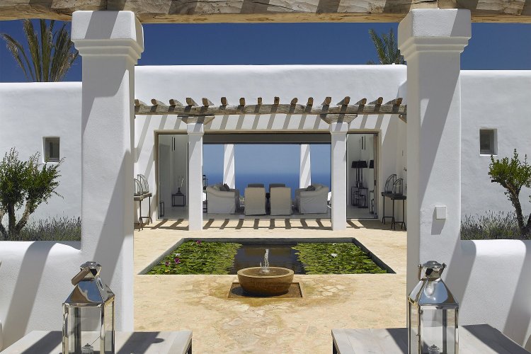 Reopening Tourism & Quarantine: Ξενοδοχείο Καραντίνας και στην Μύκονο!! 13 στις Κυκλάδες!! [Όλη η λίστα - Έγγραφο]