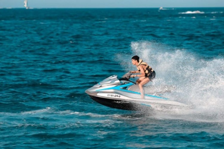 Mykonos - Water Sports: Τραυματισμός 15χρονης από τζετ σκι στη Μύκονο