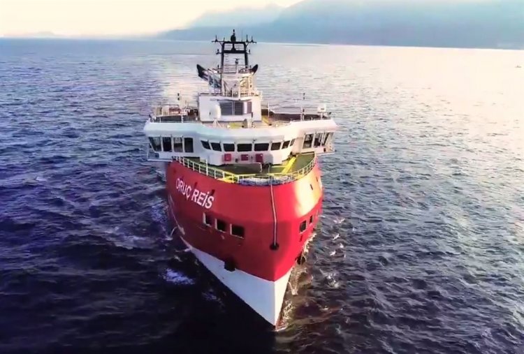 Crisis in the Aegean: Tο «Oruc Reis» βγήκε από την ελληνική υφαλοκρηπίδα