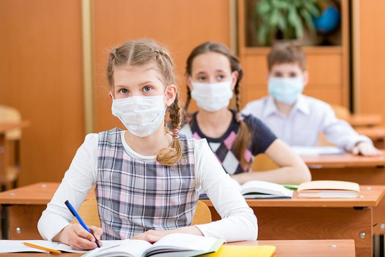 Coronavirus-Reopening Schools: Δεδομένο οι μάσκες, ξανά υπό συζήτηση η έναρξη - Ερωτηματικό η τηλεκπαίδευση