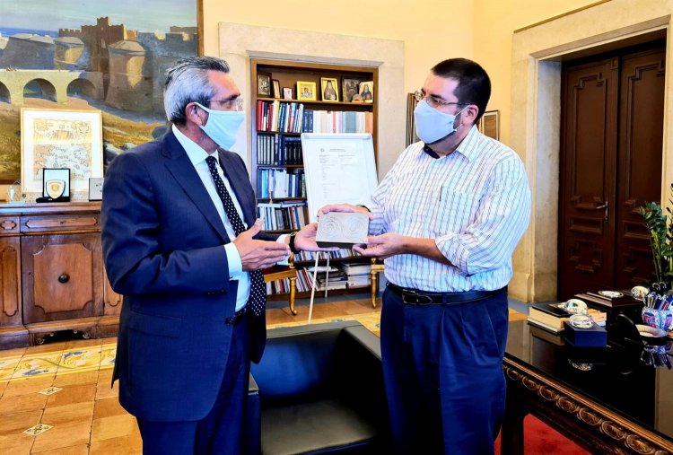 Aegean islands: Εθιμοτυπική συνάντηση του Επιτετραμμένου στην Πρεσβεία των Η.Π.Α. στην Αθήνα, David Burger, με τον Γιώργο Χατζημάρκο