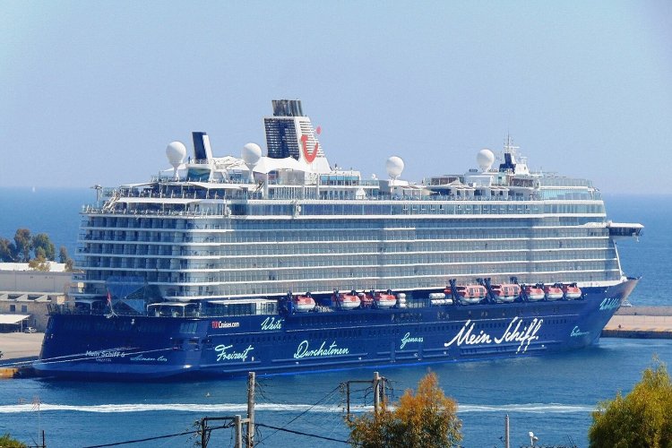 Coronavirus and Cruise: Συναγερμός σε κρουαζιερόπλοιο με 1.000 επιβάτες στη Μήλο!! Βρέθηκαν 12 κρούσματα κορωνοϊού!!