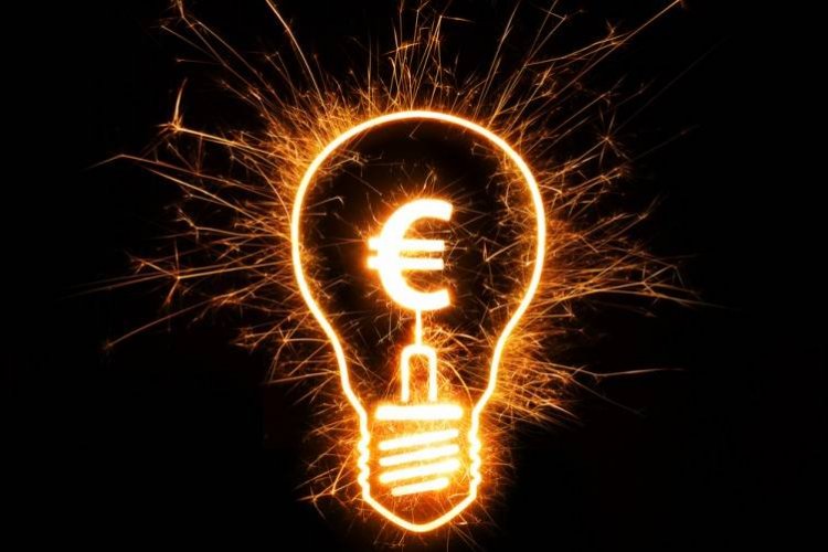 Rebate on extra electricity costs / Μειώσεις στο ρεύμα: Τι ισχύει αναλυτικά σε τέσσερις ερωτήσεις και απαντήσεις