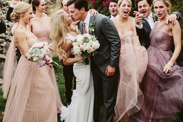 Restrictive Measures: Από αύριο λιγότεροι καλεσμένοι σε Γάμους, Βαφτίσεις και Κηδείες