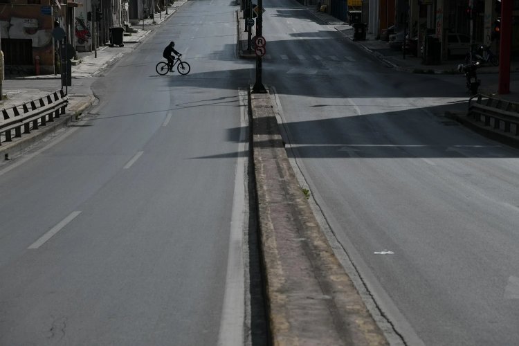 Coronavirus-Heightened measures: Απαγόρευση κυκλοφορίας, μαχαίρι στα SMS στο 13033, κλείνουν όλα τα σχολεία στην Θεσσαλονίκη