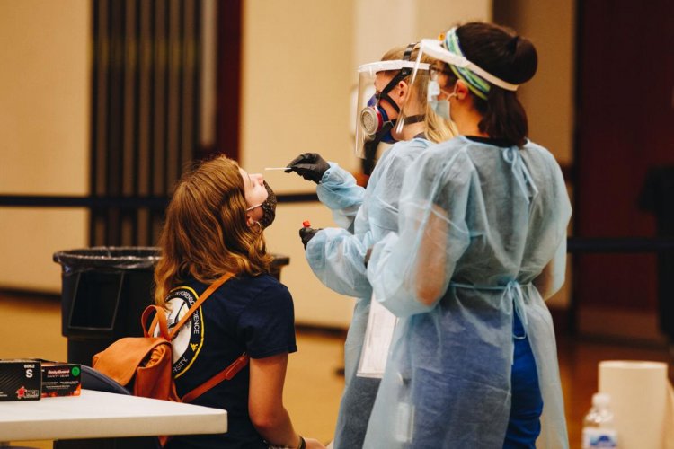 Coronavirus-Heightened measures: Μαζικά τεστ σε Γυμνάσια και Λύκεια πριν ανοίξουν