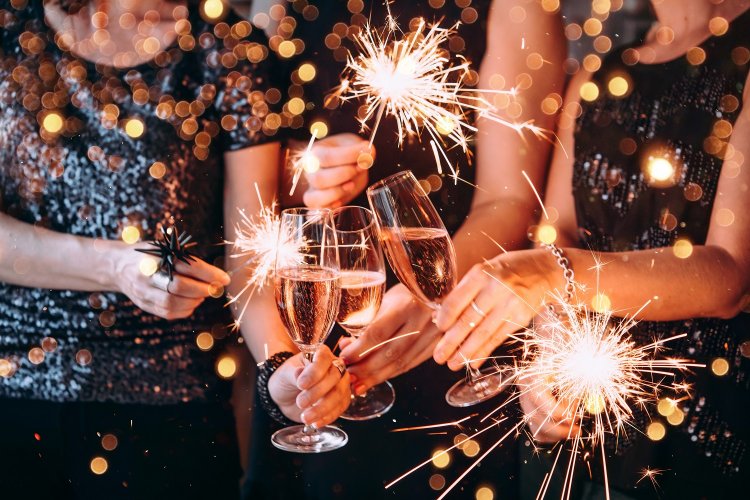 Coronavirus - Reveillon: Με μέτρα λόγω κορωνοϊού το φετινό Ρεβεγιόν!! Εστίαση με τραπεζάκια έξω!! Τι θα επιτρέπεται και τι όχι!!