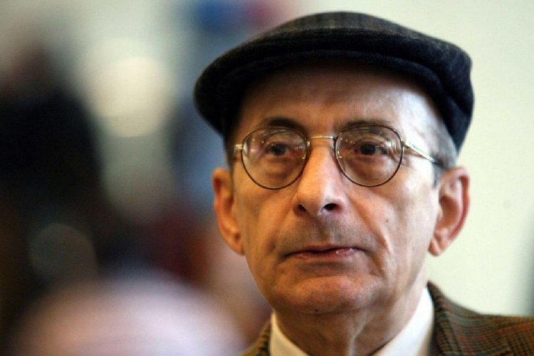 Syros – “Η Σύρος πού Αξίζουμε”: Στο πάνθεον της ιστορίας ο Μάνος, αλλά όχι στο «Πάνθεον» της Σύρου;