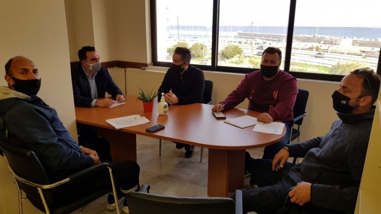 Aegean Islands: Συνάντηση του Αντιπ/ρχη Γιάννη Φλεβάρη με τους εκπροσώπους των εργαζομένων στα ΕΛ.ΤΑ